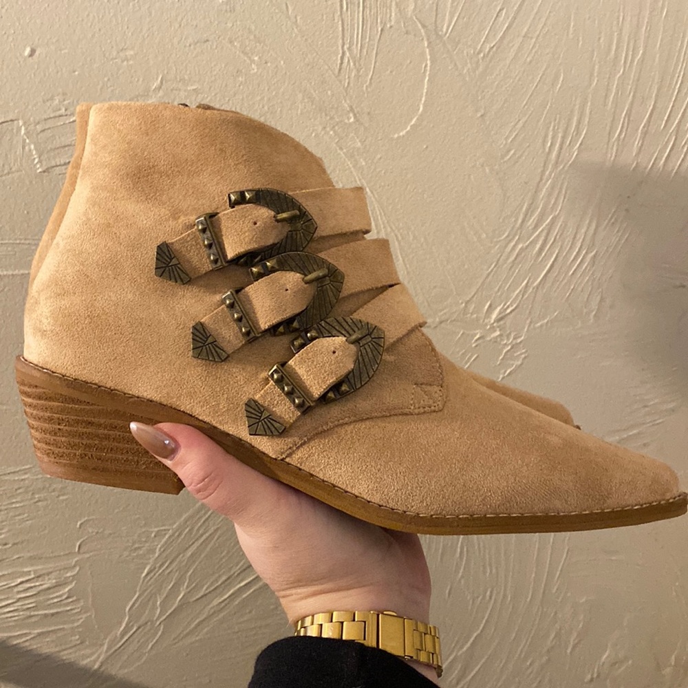 NWOT Fashion Western Booties.